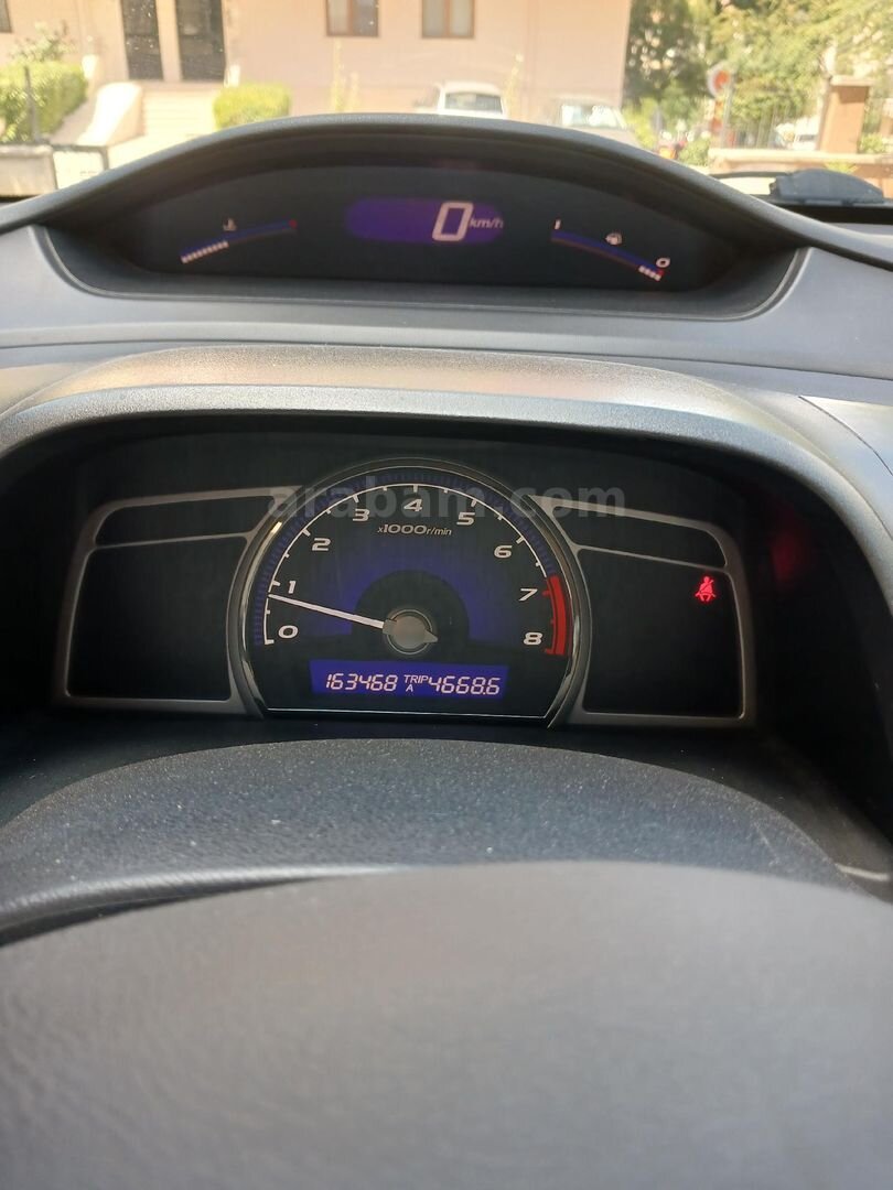Sahibinden Honda Civic 1.6i VTEC Dream 2008 Model Ankara 163.500 km Siyah 3