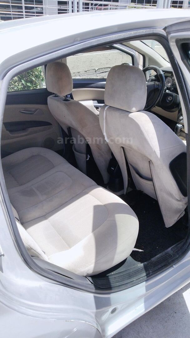 Sahibinden Fiat Linea 1.3 Multijet Emotion Plus 2010 Model Kocaeli 269.000 km Gri 5