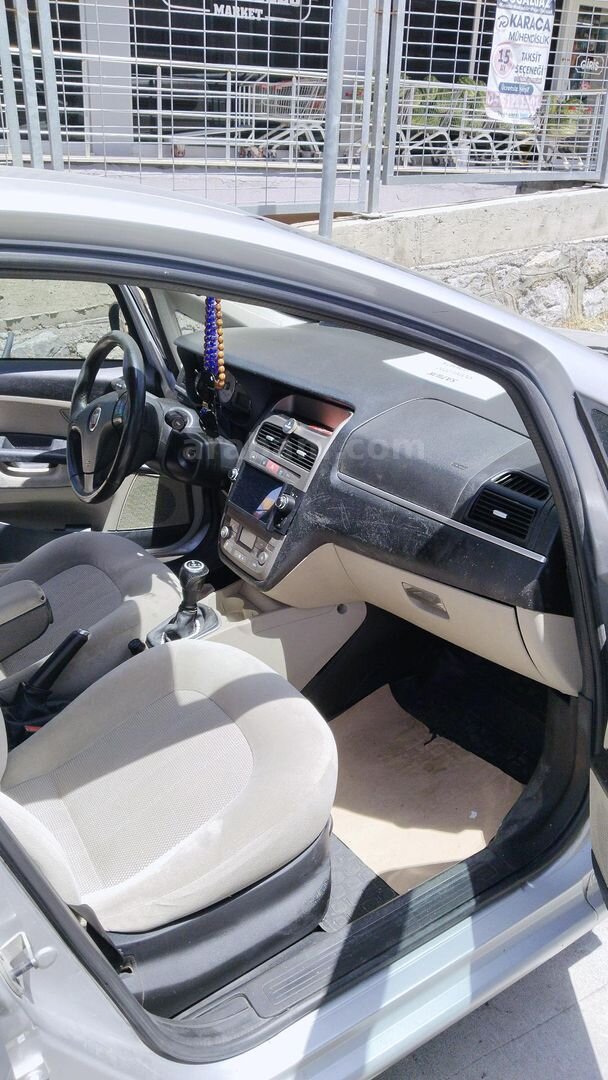 Sahibinden Fiat Linea 1.3 Multijet Emotion Plus 2010 Model Kocaeli 269.000 km Gri 4