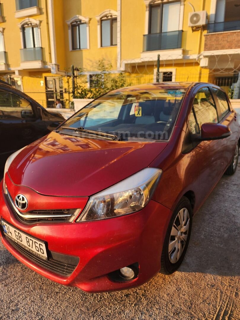 Sahibinden Toyota Yaris 1.33 Cool 2013 Model Sakarya 131.000 km Kırmızı 2