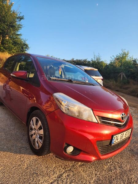 Sahibinden Toyota Yaris 1.33 Cool 2013 Model Sakarya 131.000 km Kırmızı