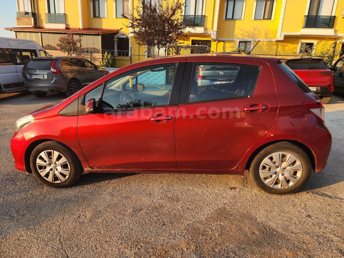 Sahibinden Toyota Yaris 1.33 Cool 2013 Model Sakarya 131.000 km Kırmızı 5