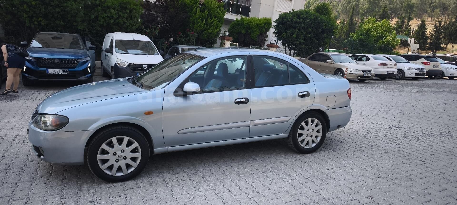Sahibinden Nissan Almera 1.5 Tekna 2004 Model İzmir 255.555 km Mavi (metalik) 3