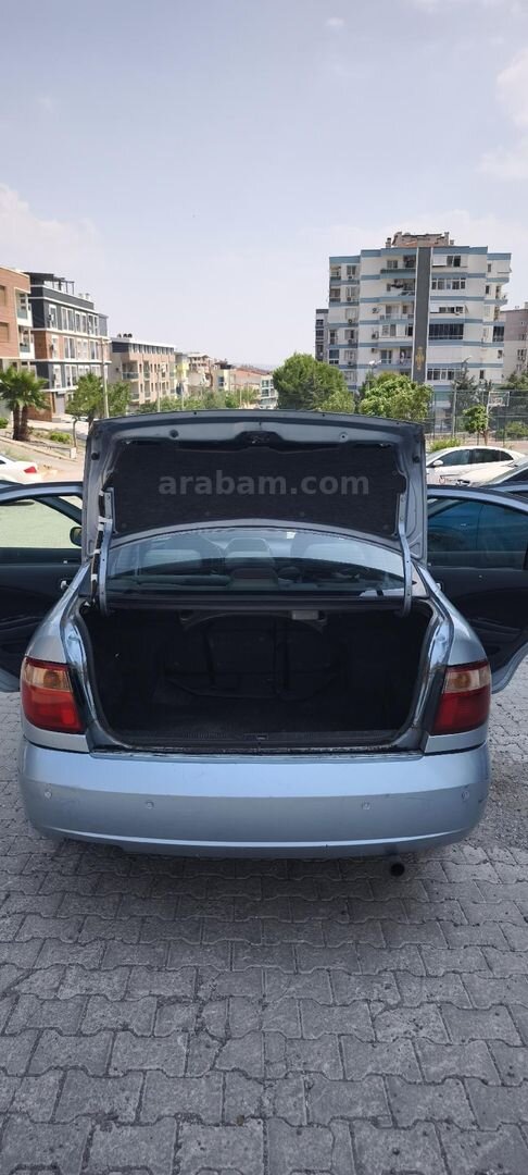 Sahibinden Nissan Almera 1.5 Tekna 2004 Model İzmir 255.555 km Mavi (metalik) 7