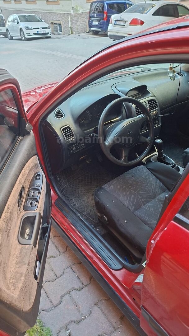 Sahibinden Mitsubishi Carisma 1.6 Avance 2000 Model İstanbul 286.000 km Kırmızı 7