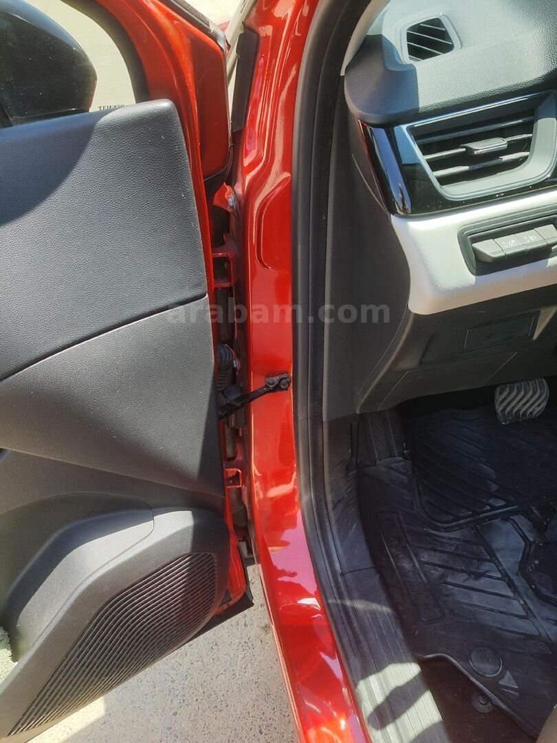 Sahibinden Renault Captur 1.3 TCe Icon 2020 Model İzmir 54.000 km Kırmızı 4