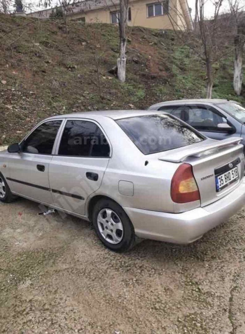 Sahibinden Hyundai Accent 1.3 LX 2001 Model İzmir 198.569 km Gri 4