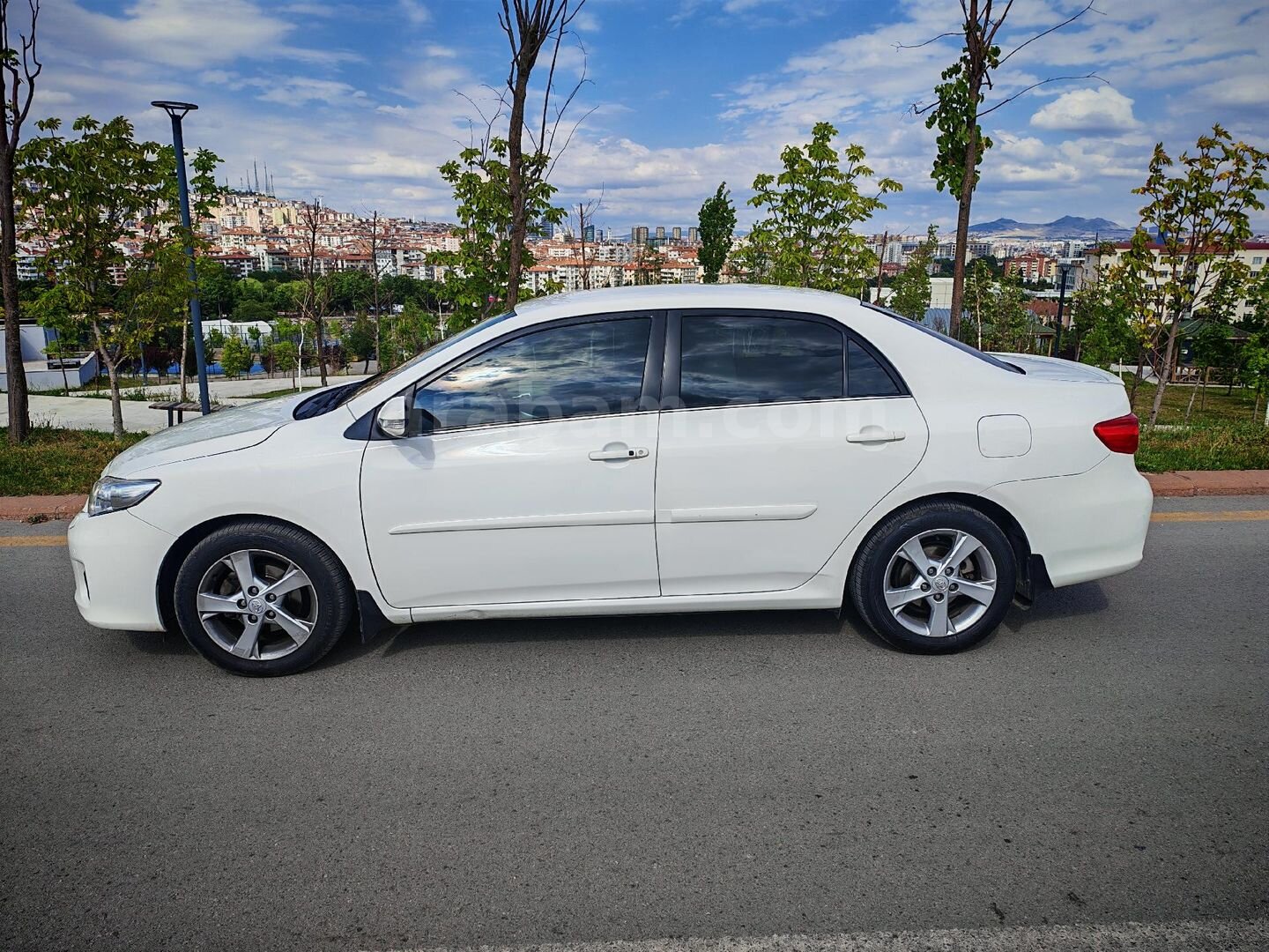 Sahibinden Toyota Corolla 1.6 Elegant 2011 Model Ankara 129.000 km Beyaz 4