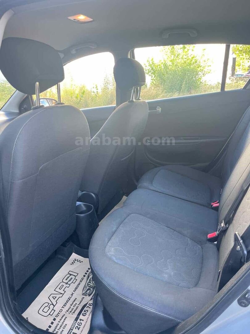 Sahibinden Hyundai i20 Troy 1.4 CRDi Team 2012 Model Sakarya 172.800 km Gri 5