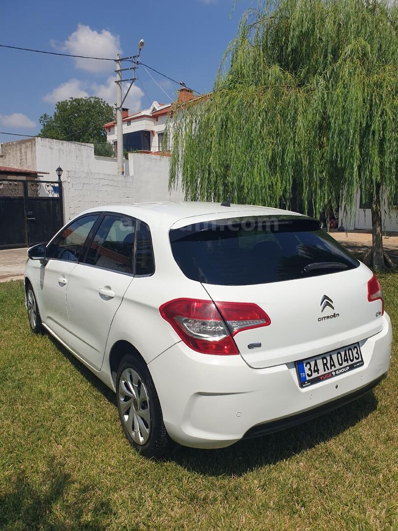 Sahibinden Citroen C4 1.6 e-HDi Confort 2013 Model İstanbul 165.500 km Beyaz 4