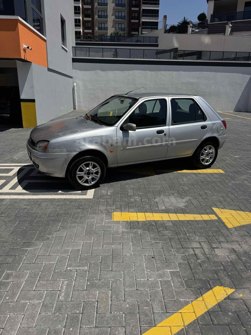 Sahibinden Ford Fiesta 1.25 Ghia 2001 Model Ankara 333.288 km Gri (Gümüş) 7