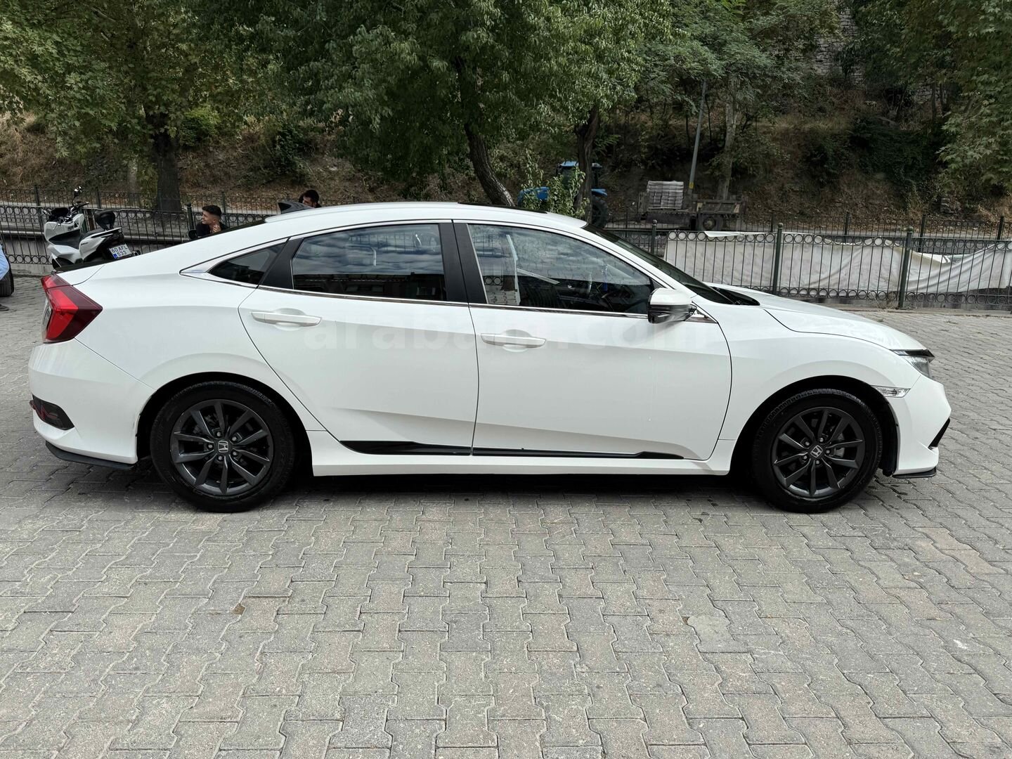 Sahibinden Honda Civic 1.6i VTEC Eco Elegance 2021 Model Tokat 94.000 km Beyaz 3