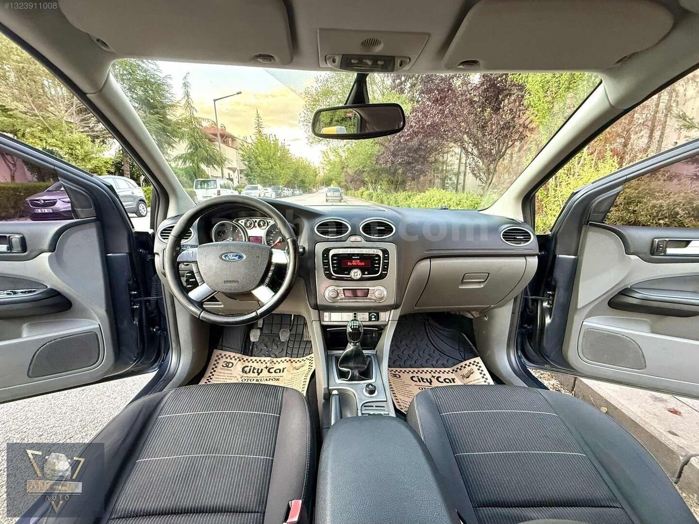 Galeriden Ford Focus 1.6 Titanium 2010 Model Ankara 215.000 km Füme 2