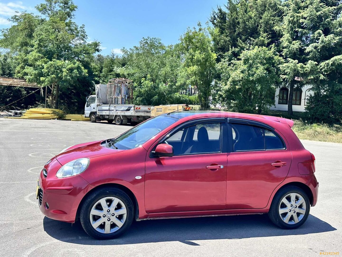 Galeriden Nissan Micra 1.2 Platinum 2012 Model İstanbul 180.000 km Kırmızı 4