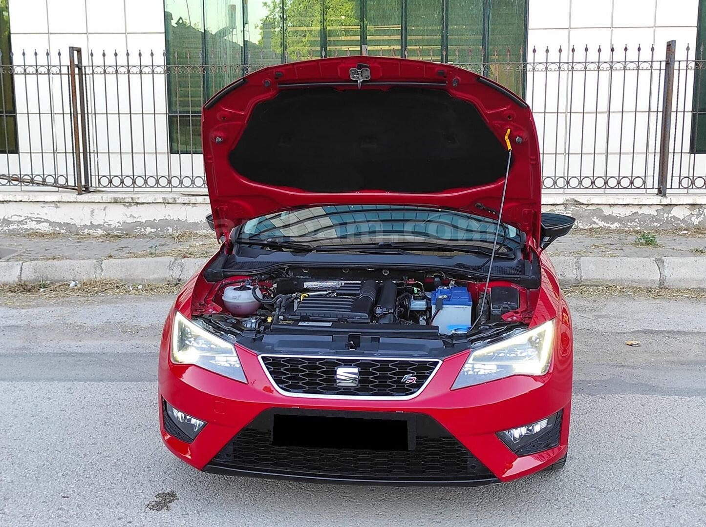 Galeriden Seat Leon 1.4 EcoTSI FR 2016 Model Ankara 186.000 km Kırmızı 3