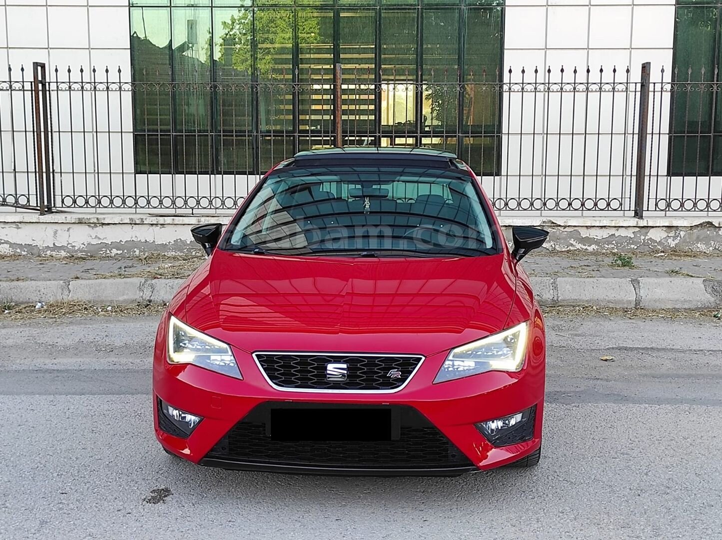 Galeriden Seat Leon 1.4 EcoTSI FR 2016 Model Ankara 186.000 km Kırmızı 1