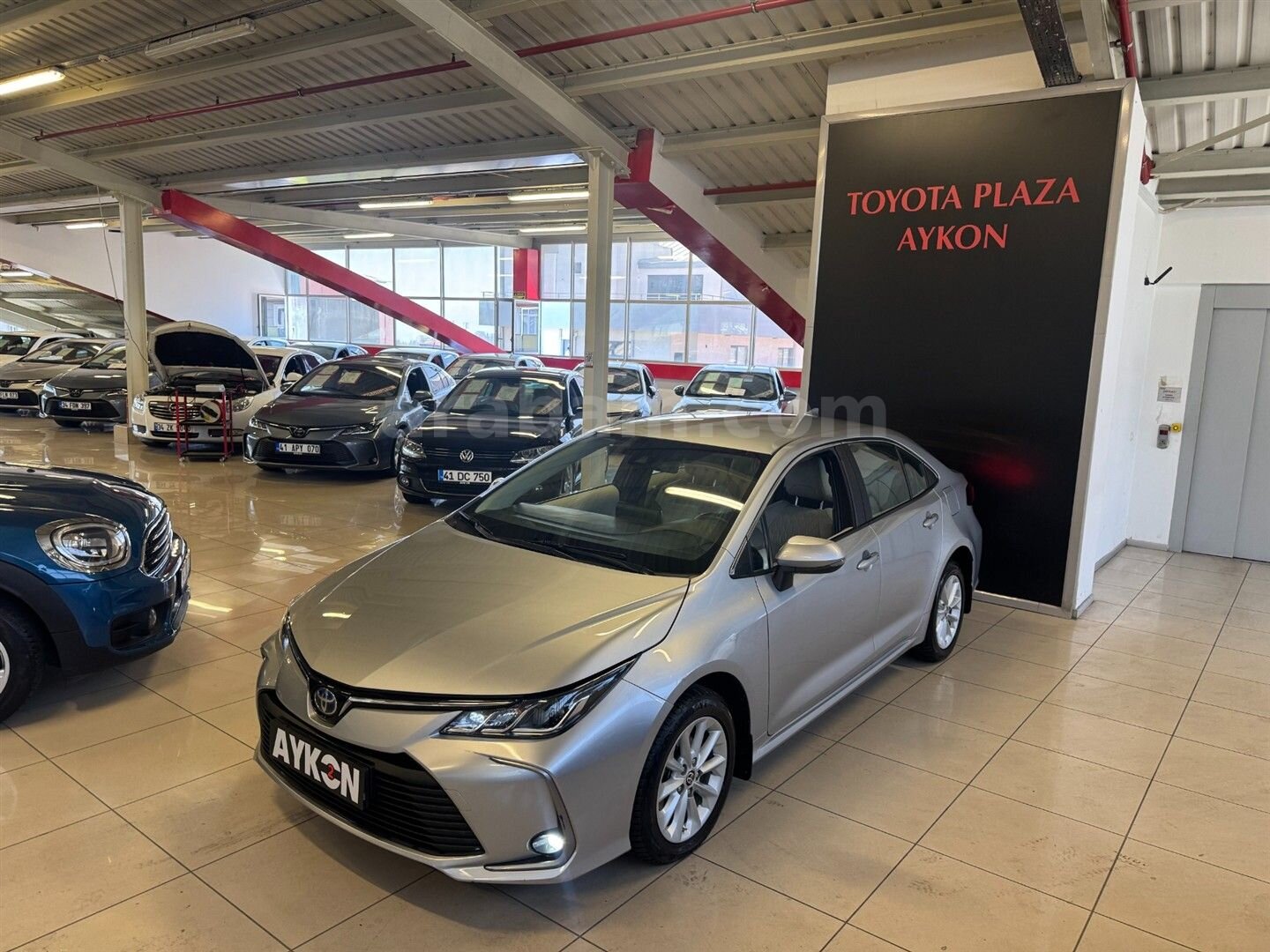 Galeriden Toyota Corolla 1.8 Hybrid Dream 2022 Model Kocaeli 100.390 km Gri 6