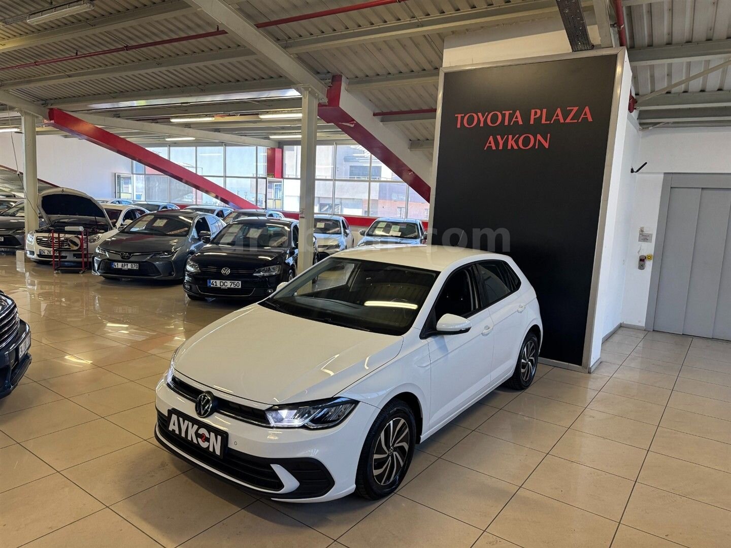 Galeriden Volkswagen Polo 1.0 TSi Life 2023 Model Kocaeli 68.776 km Beyaz 4