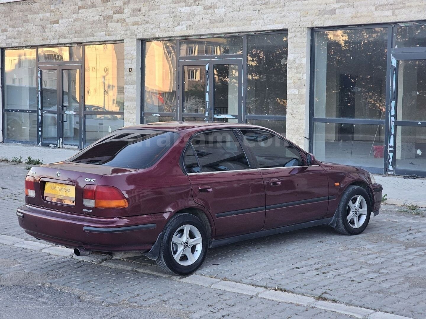 Galeriden Honda Civic 1.6 i ES 1999 Model Bolu 295.000 km Bordo 7