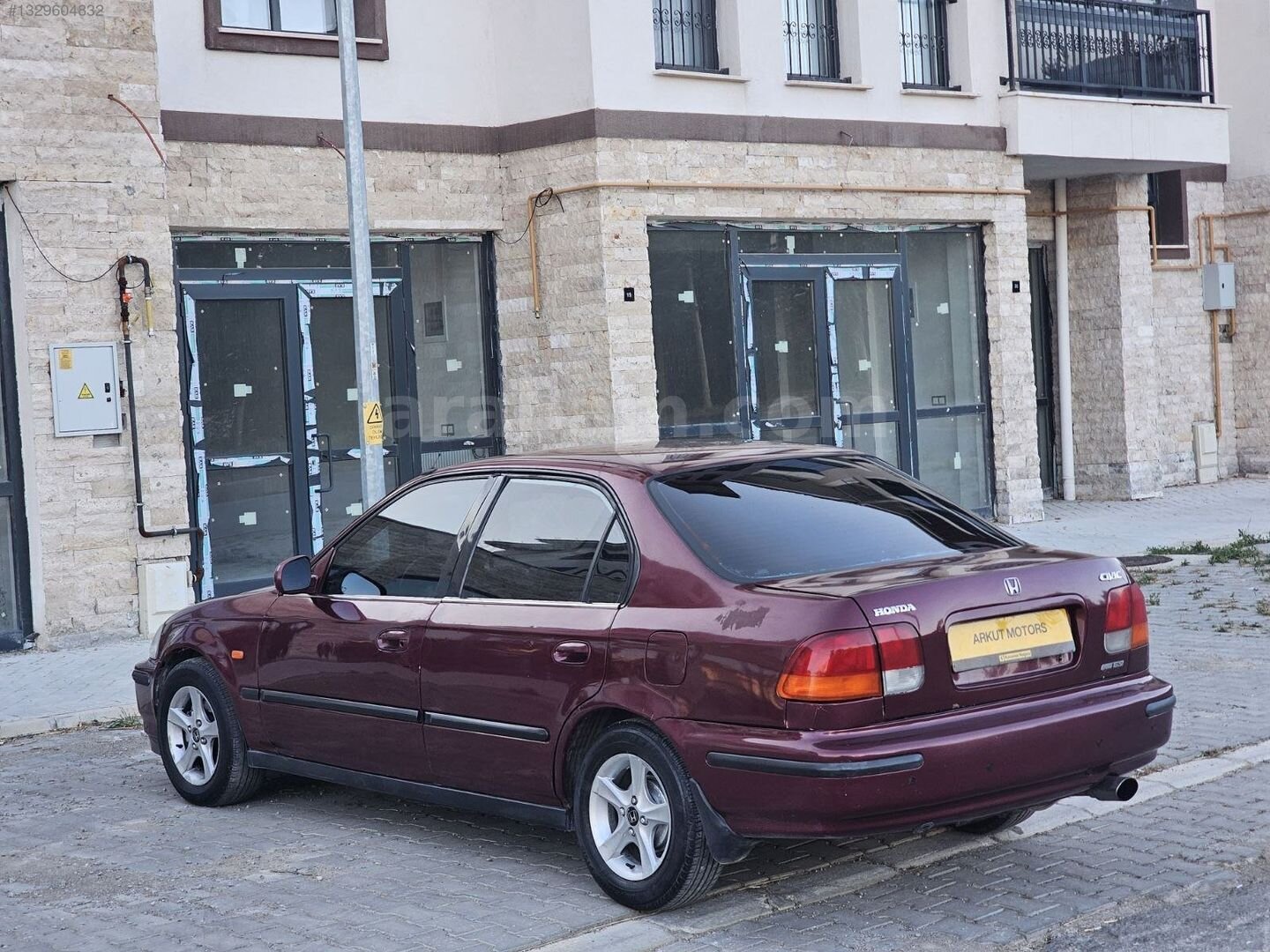 Galeriden Honda Civic 1.6 i ES 1999 Model Bolu 295.000 km Bordo 5