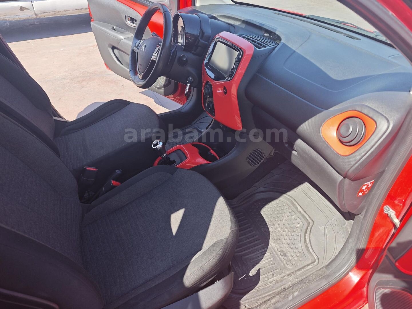 Sahibinden Citroen C1 1.0 VTi Shine 2014 Model İstanbul 98.875 km Kırmızı 7