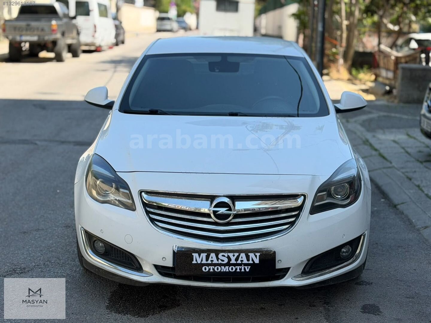 Galeriden Opel Insignia 1.6 T Edition 2013 Model İstanbul 280.000 km Beyaz 2