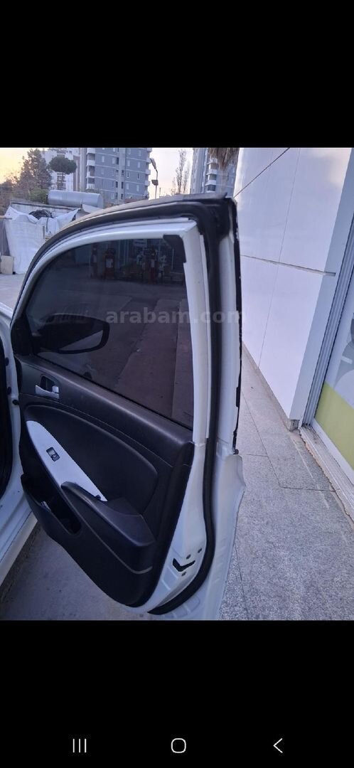 Sahibinden Hyundai Accent Blue 1.4 CVVT Mode Plus 2013 Model Mersin 335.000 km Beyaz 7