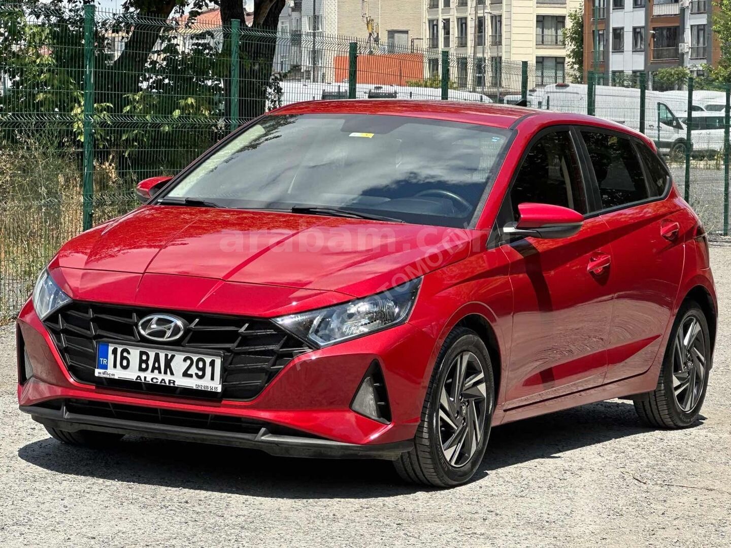 Galeriden Hyundai i20 1.4 MPI Style 2023 Model İstanbul 39.700 km Kırmızı 2