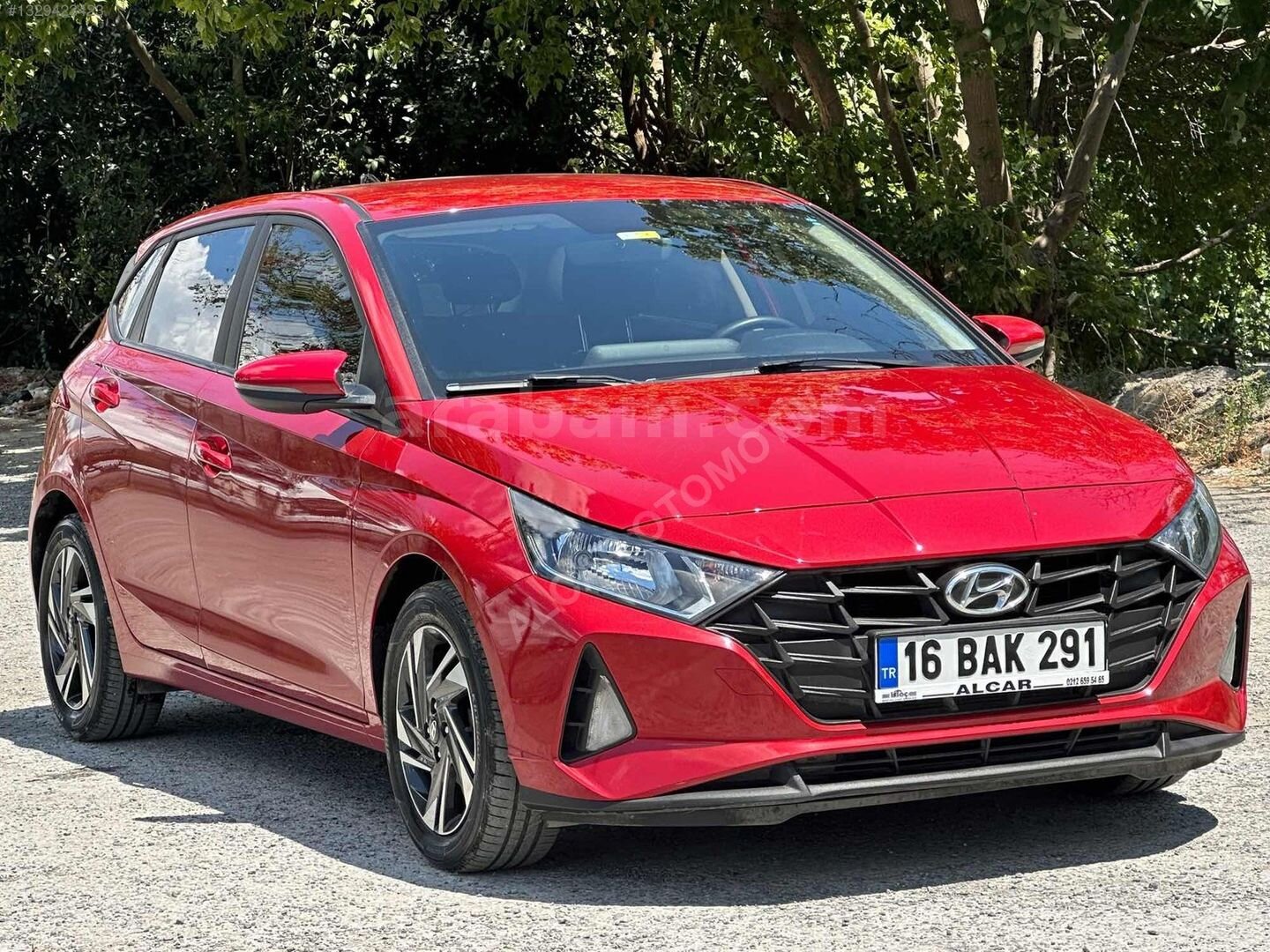 Galeriden Hyundai i20 1.4 MPI Style 2023 Model İstanbul 39.700 km Kırmızı 3