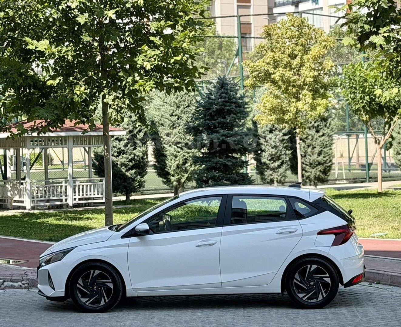 Galeriden Hyundai i20 1.4 MPI Style 2021 Model Konya 80.000 km Beyaz 7