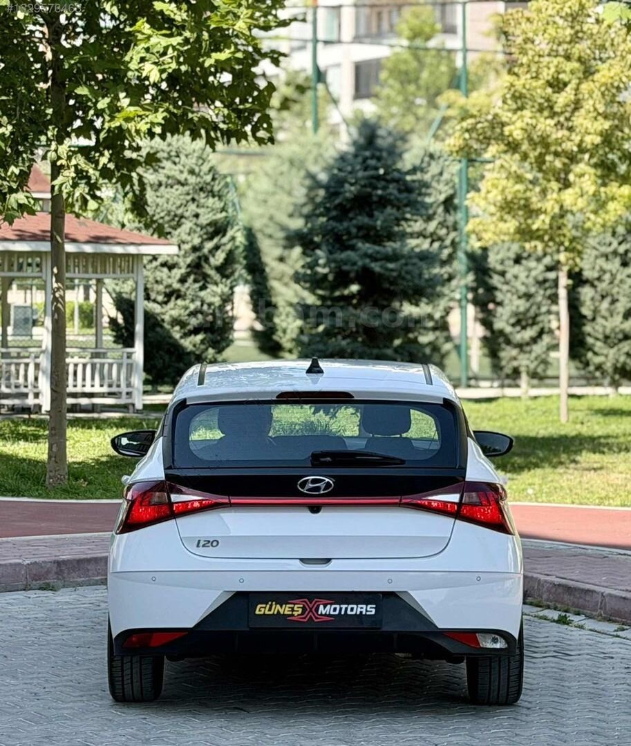 Galeriden Hyundai i20 1.4 MPI Style 2021 Model Konya 80.000 km Beyaz 5