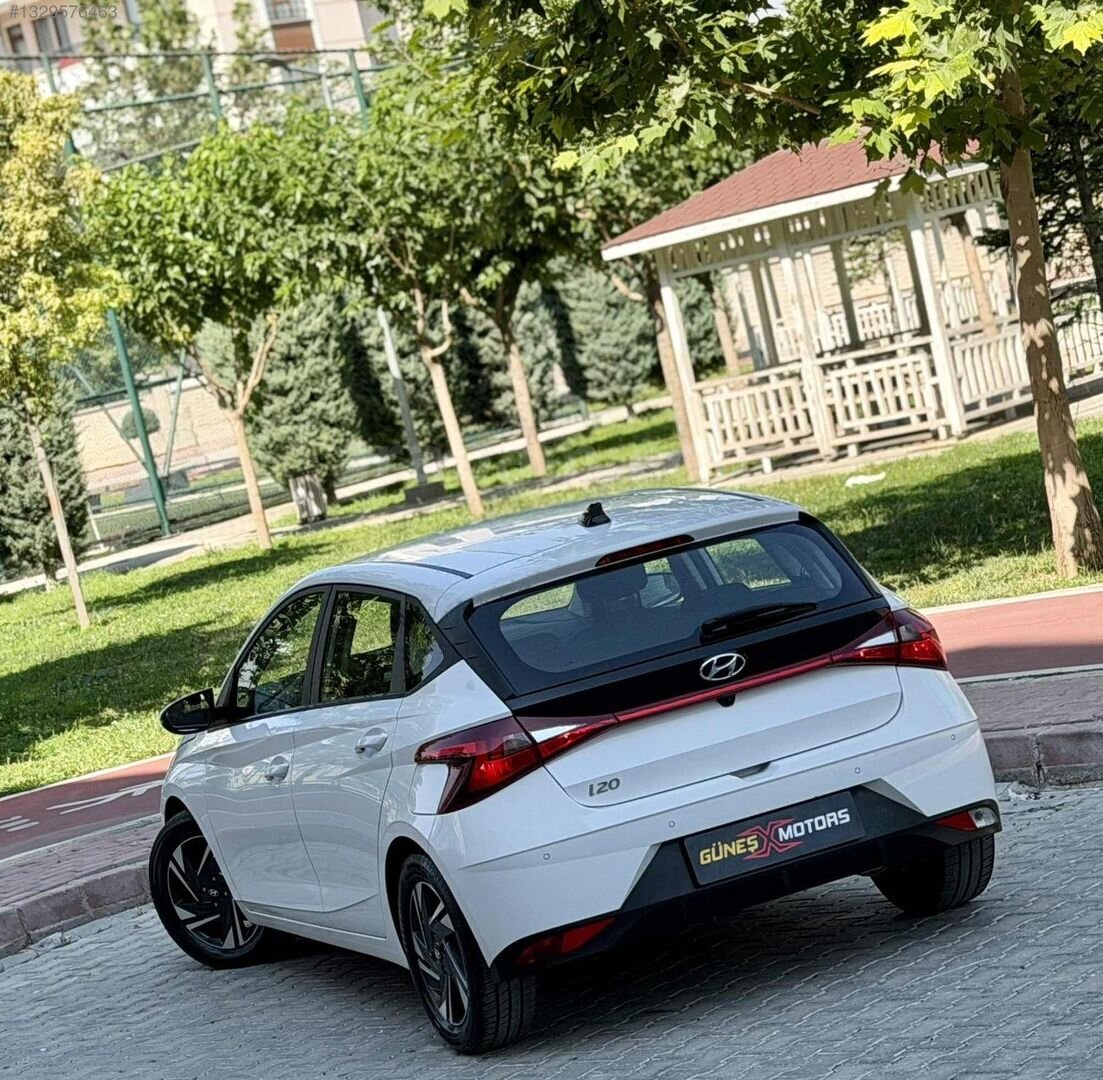 Galeriden Hyundai i20 1.4 MPI Style 2021 Model Konya 80.000 km Beyaz 6