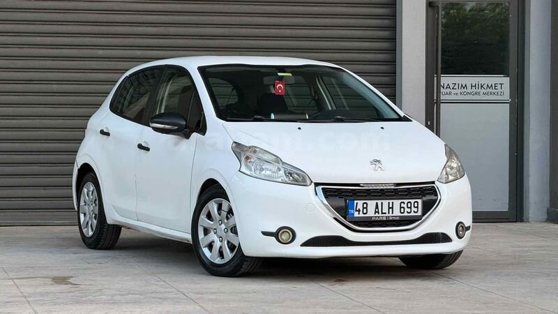 Galeriden Peugeot 208 1.4 HDi Active 2013 Model Antalya 317.000 km Beyaz