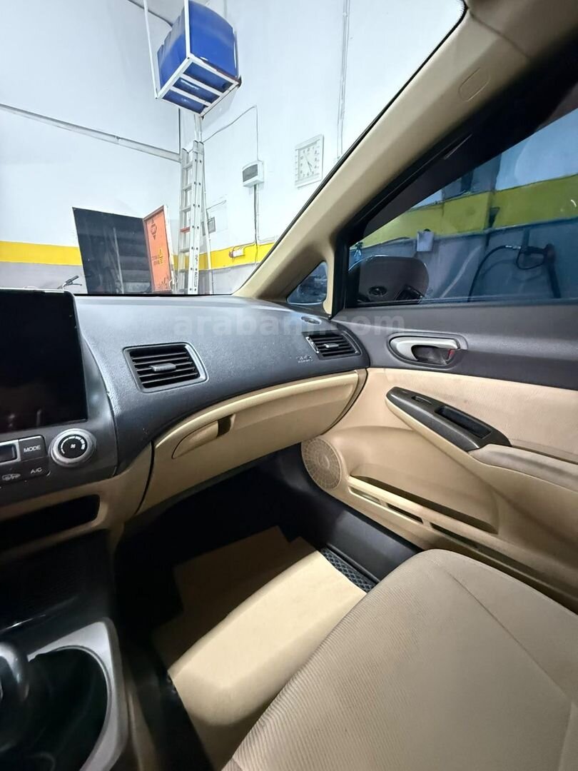 Galeriden Honda Civic 1.6i VTEC Premium 2008 Model Balıkesir 135.000 km Gri 4