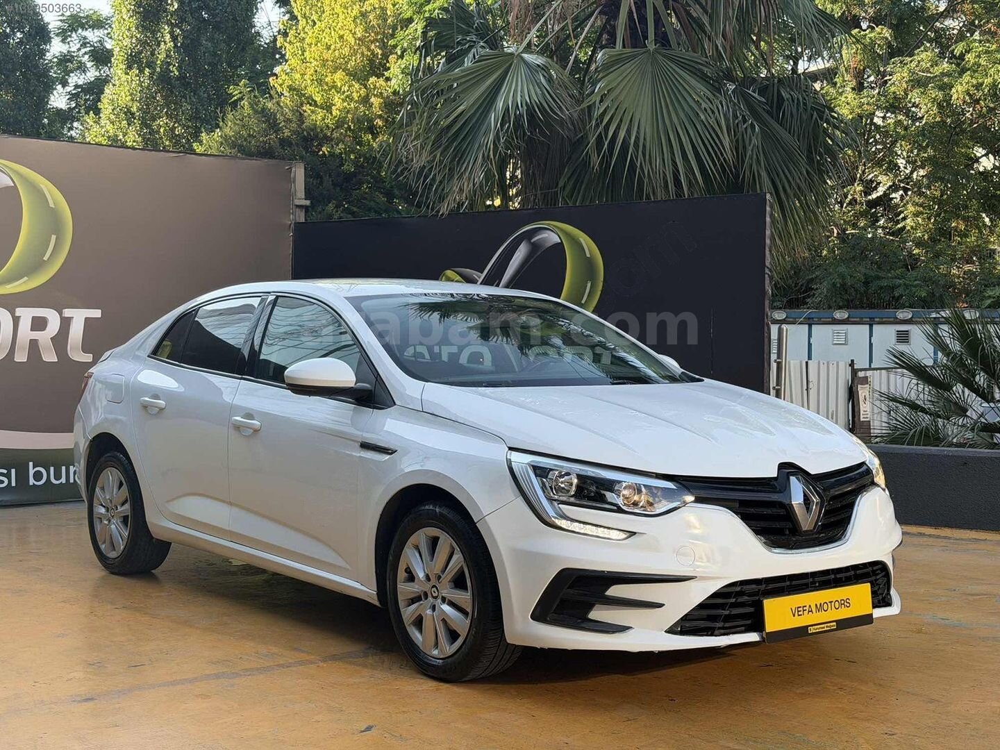 Galeriden Renault Megane 1.3 TCe Joy 2022 Model İstanbul 98.000 km Beyaz 6