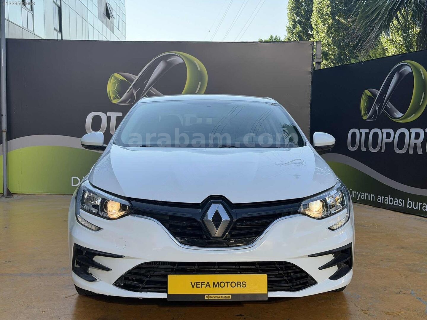 Galeriden Renault Megane 1.3 TCe Joy 2022 Model İstanbul 98.000 km Beyaz 3