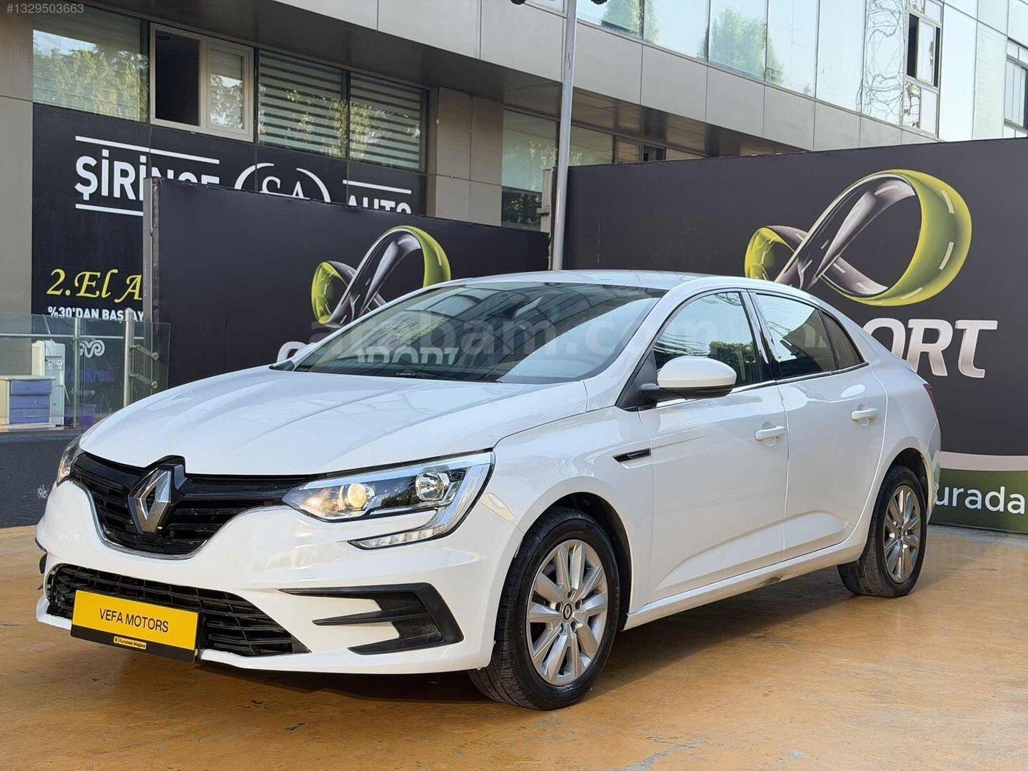 Galeriden Renault Megane 1.3 TCe Joy 2022 Model İstanbul 98.000 km Beyaz 4
