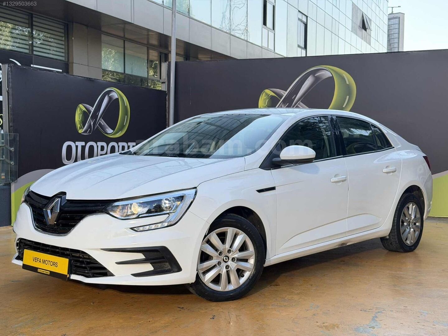 Galeriden Renault Megane 1.3 TCe Joy 2022 Model İstanbul 98.000 km Beyaz 1