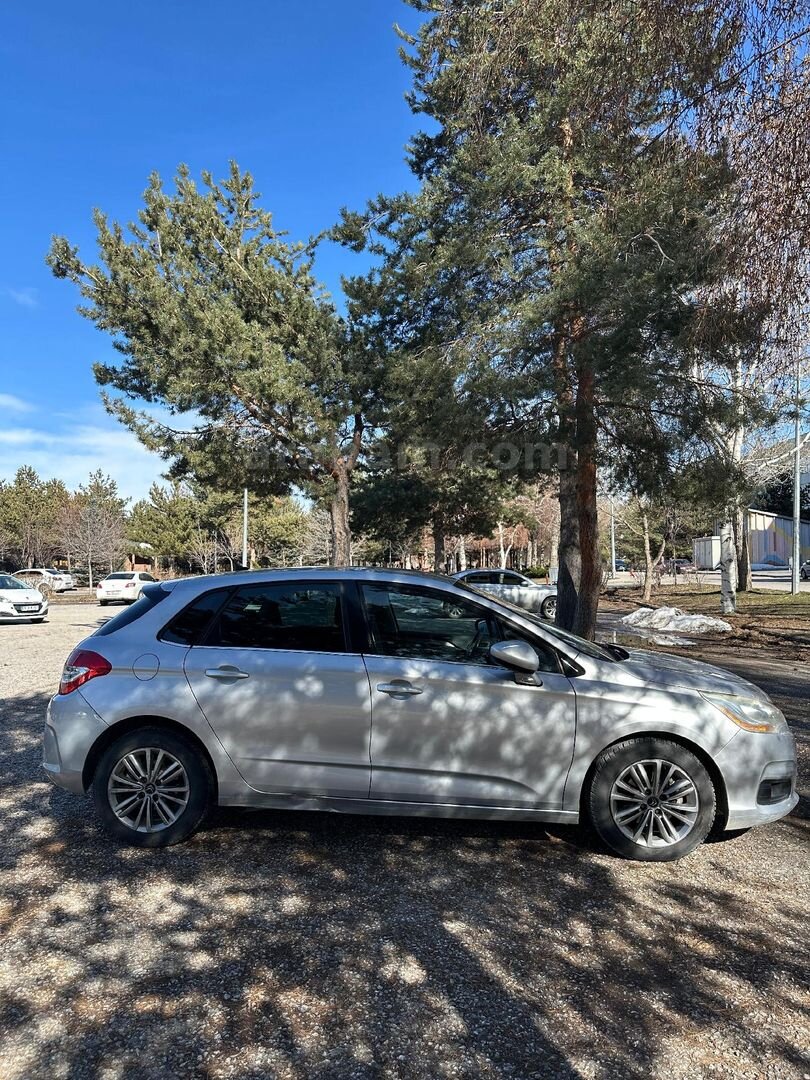 Sahibinden Citroen C4 1.6 e-HDi Confort Plus 2012 Model Erzurum 156.000 km Gri 5