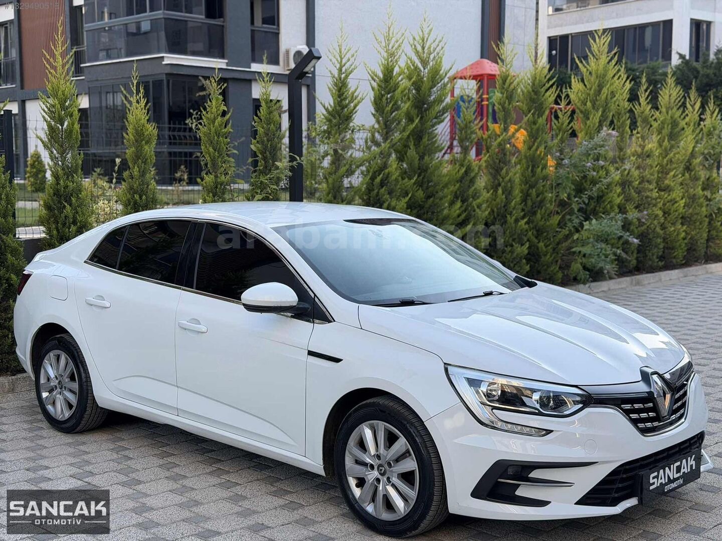 Galeriden Renault Megane 1.3 TCe Joy 2021 Model Bursa 125.000 km Beyaz 3