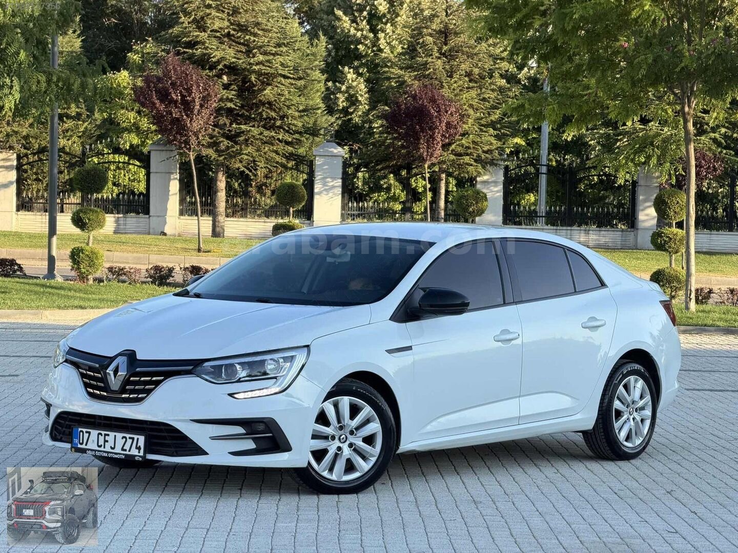 Galeriden Renault Megane 1.3 TCe Joy 2022 Model Eskişehir 177.000 km Beyaz 2