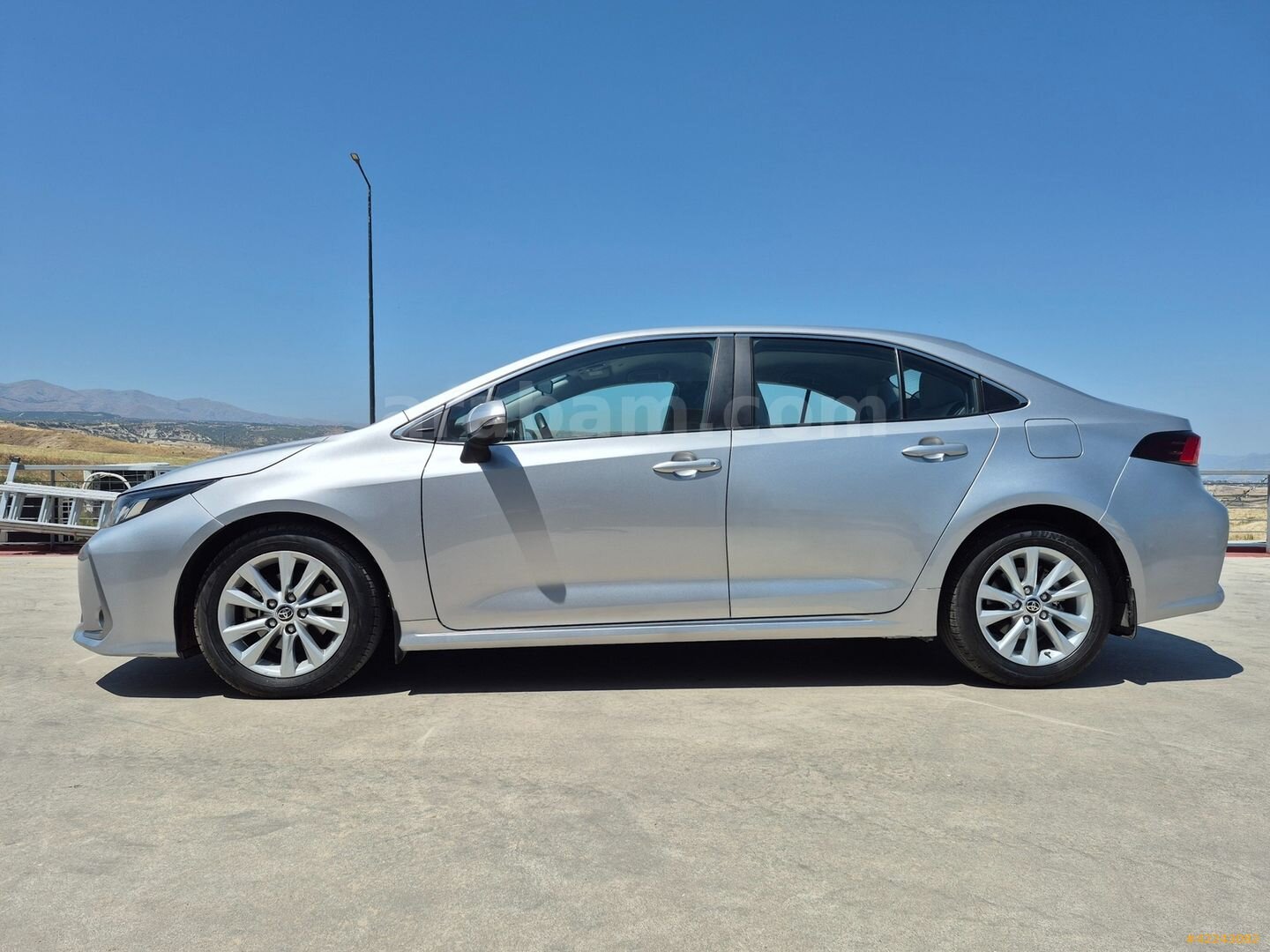 Galeriden Toyota Corolla 1.5 Dream 2023 Model Denizli 9.952 km Gri 5