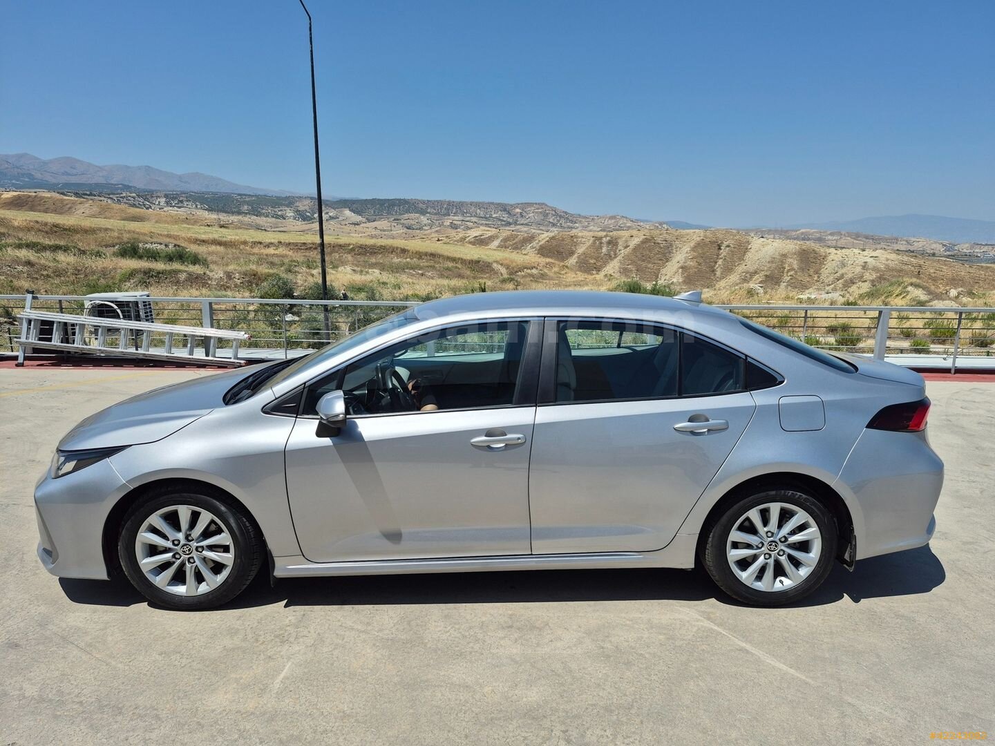 Galeriden Toyota Corolla 1.5 Dream 2023 Model Denizli 9.952 km Gri 6