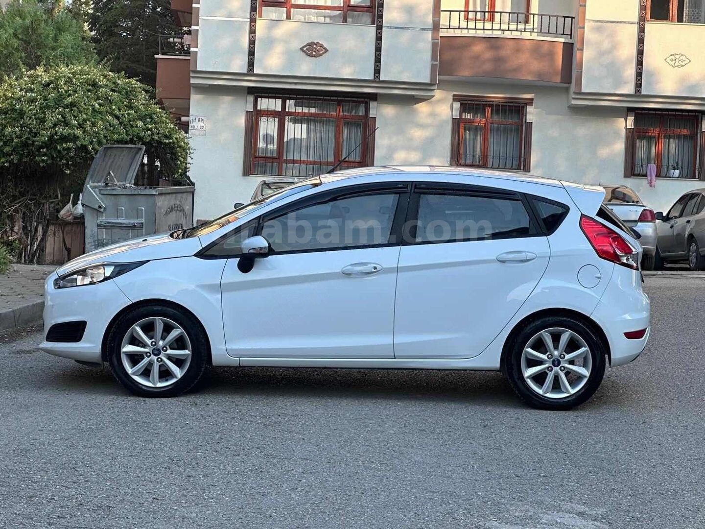 Galeriden Ford Fiesta 1.4 TDCi Trend 2013 Model Ankara 202.000 km Beyaz 6