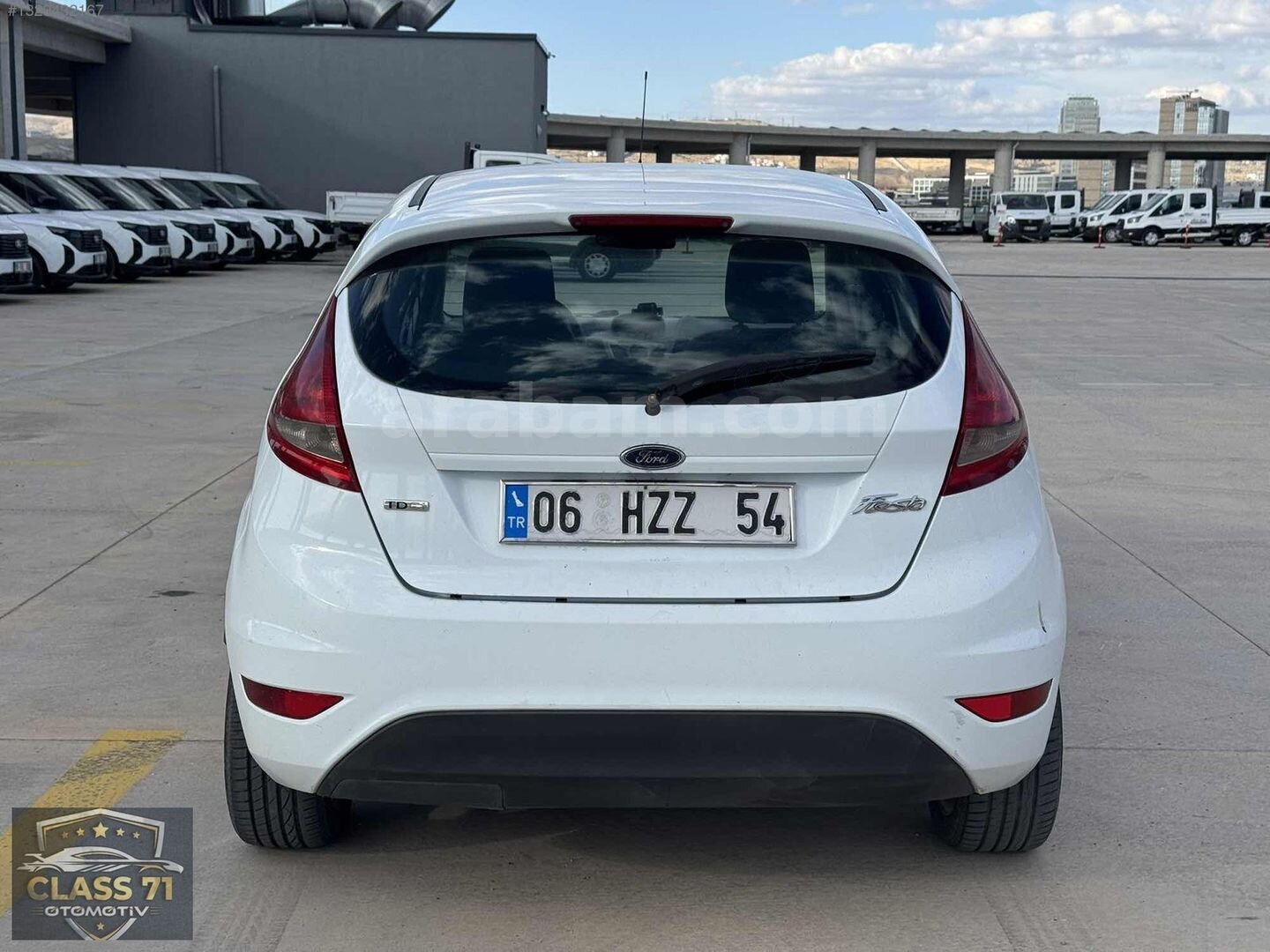 Galeriden Ford Fiesta 1.4 TDCi Trend 2011 Model Ankara 214.000 km Beyaz 6