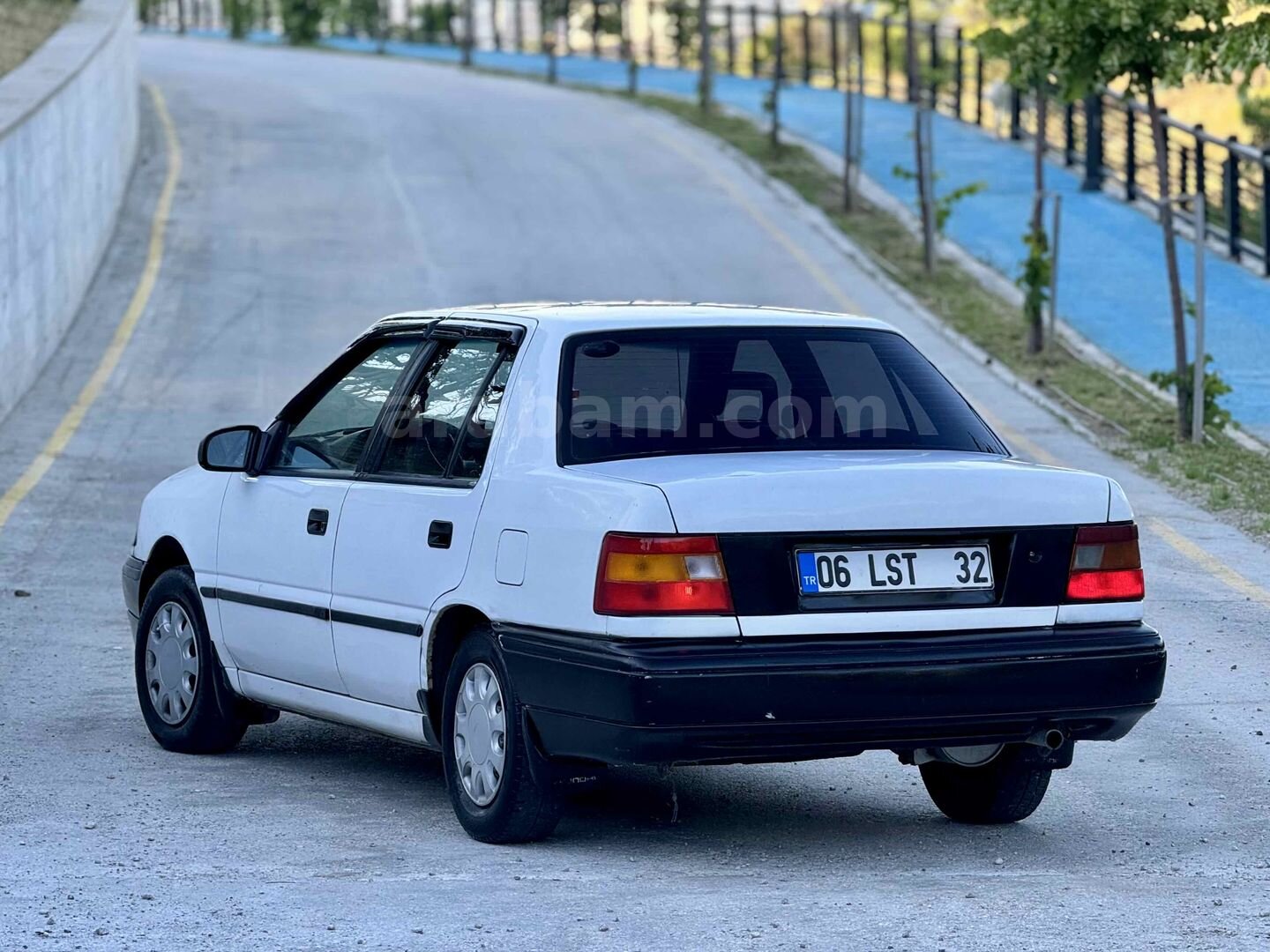 Galeriden Hyundai Excel 1.5 GLS 1993 Model Ankara 380.000 km Beyaz 6