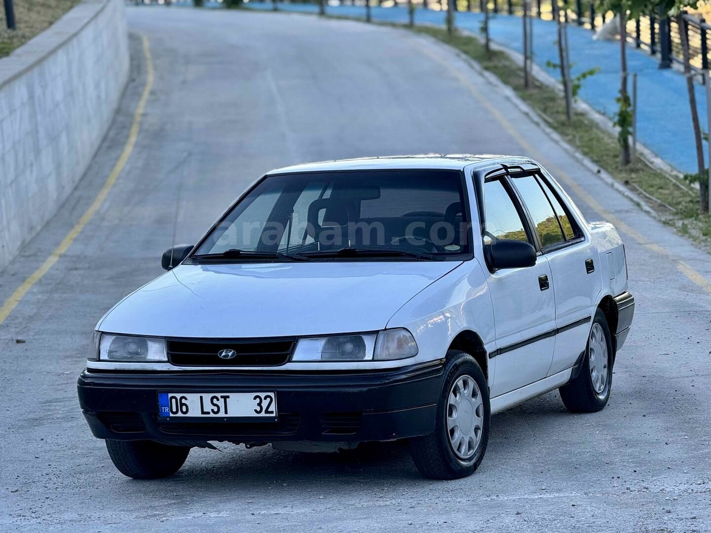 Galeriden Hyundai Excel 1.5 GLS 1993 Model Ankara 380.000 km Beyaz 1