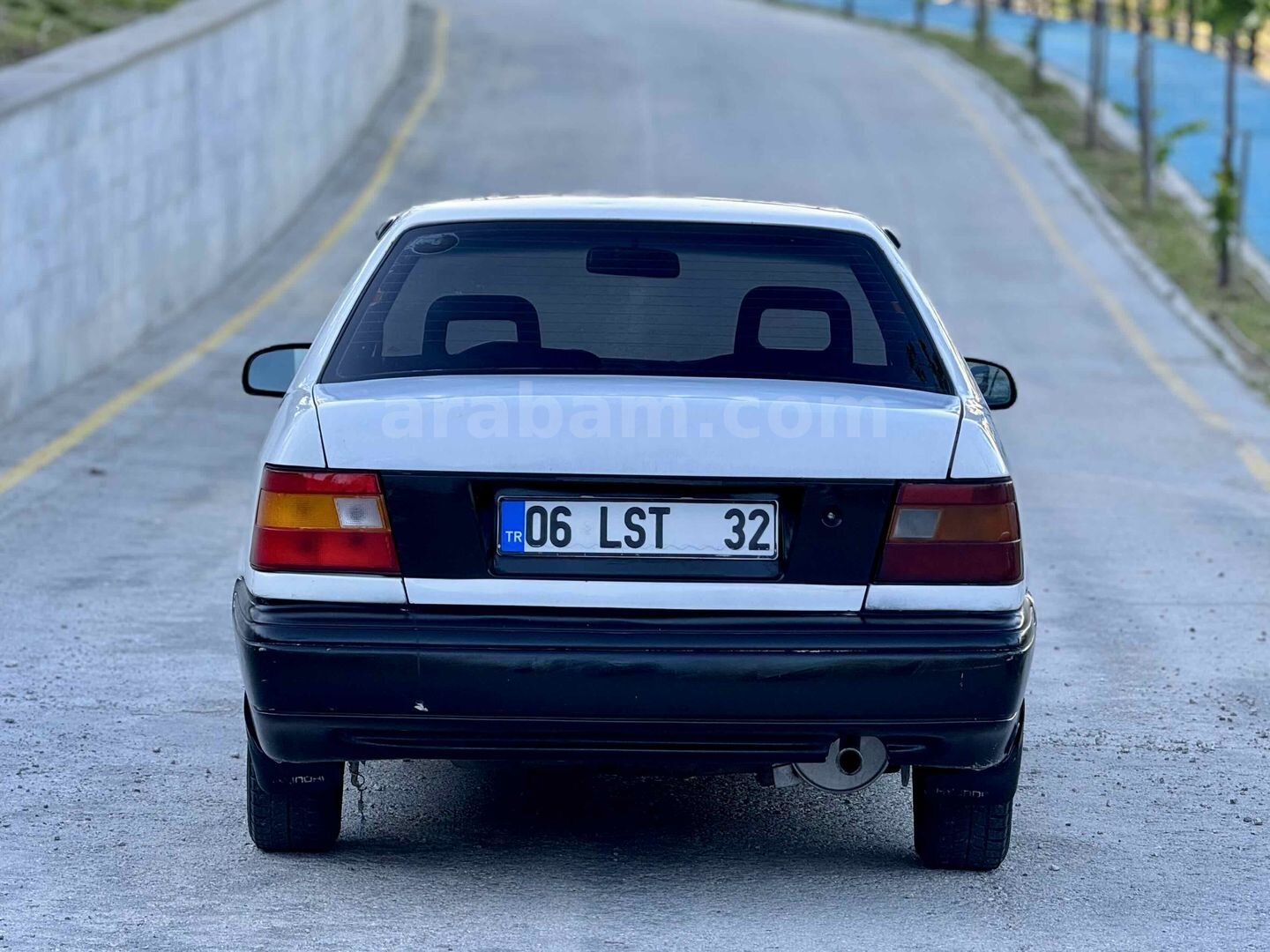Galeriden Hyundai Excel 1.5 GLS 1993 Model Ankara 380.000 km Beyaz 7