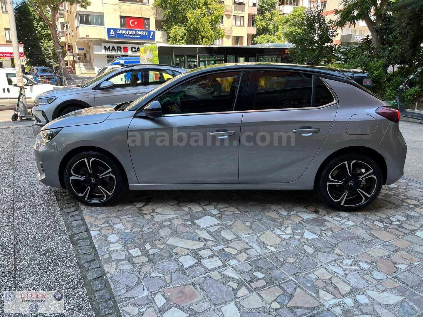 Galeriden Opel Corsa 1.2 T Ultimate 2021 Model İstanbul 82.000 km Gri 5