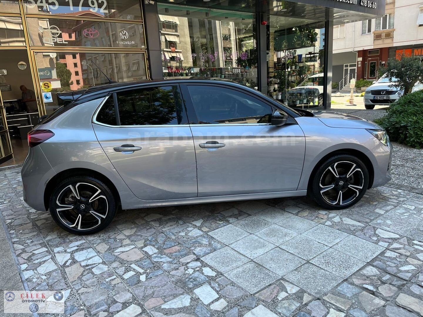 Galeriden Opel Corsa 1.2 T Ultimate 2021 Model İstanbul 82.000 km Gri 4